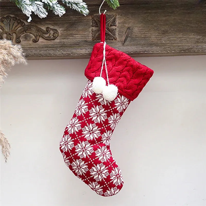 Chaussette de Noël Rouge à Flocons Design.