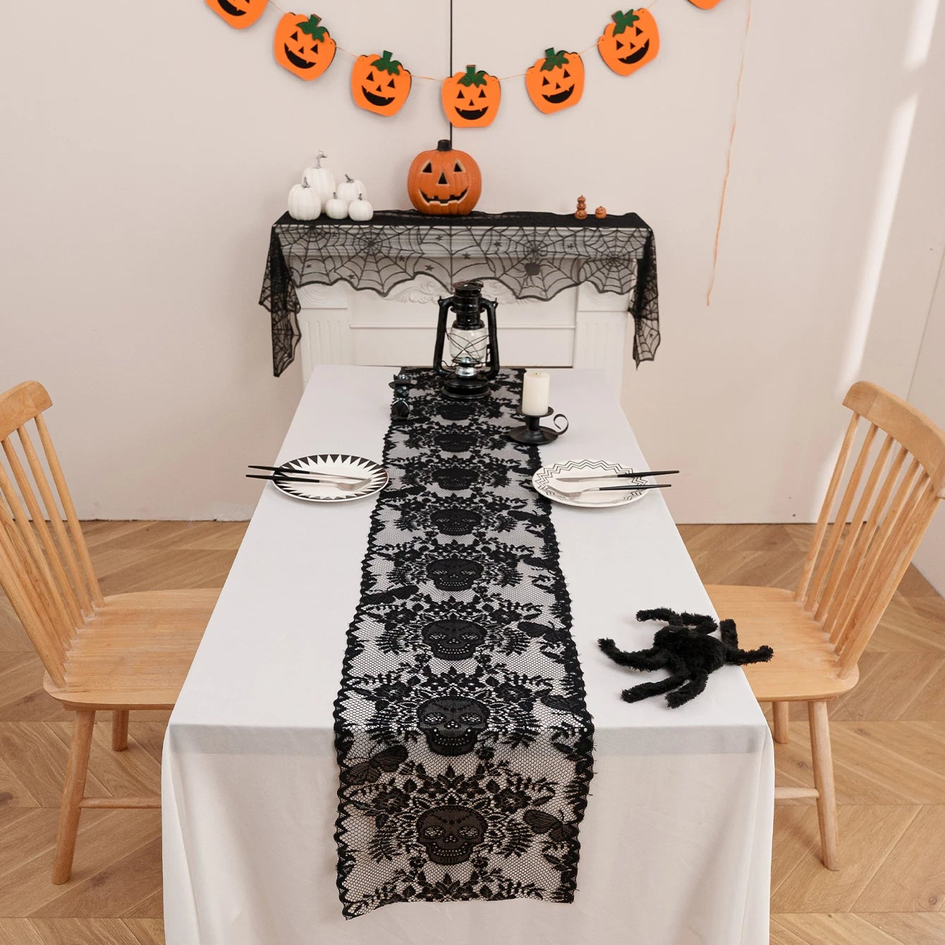 Chemin de Table Crâne en Dentelles