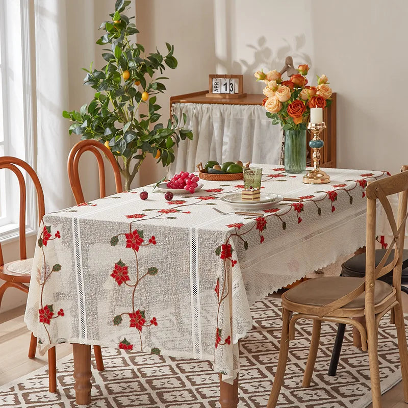 Nappe Blanche Elégante en Dentelle Brodée
