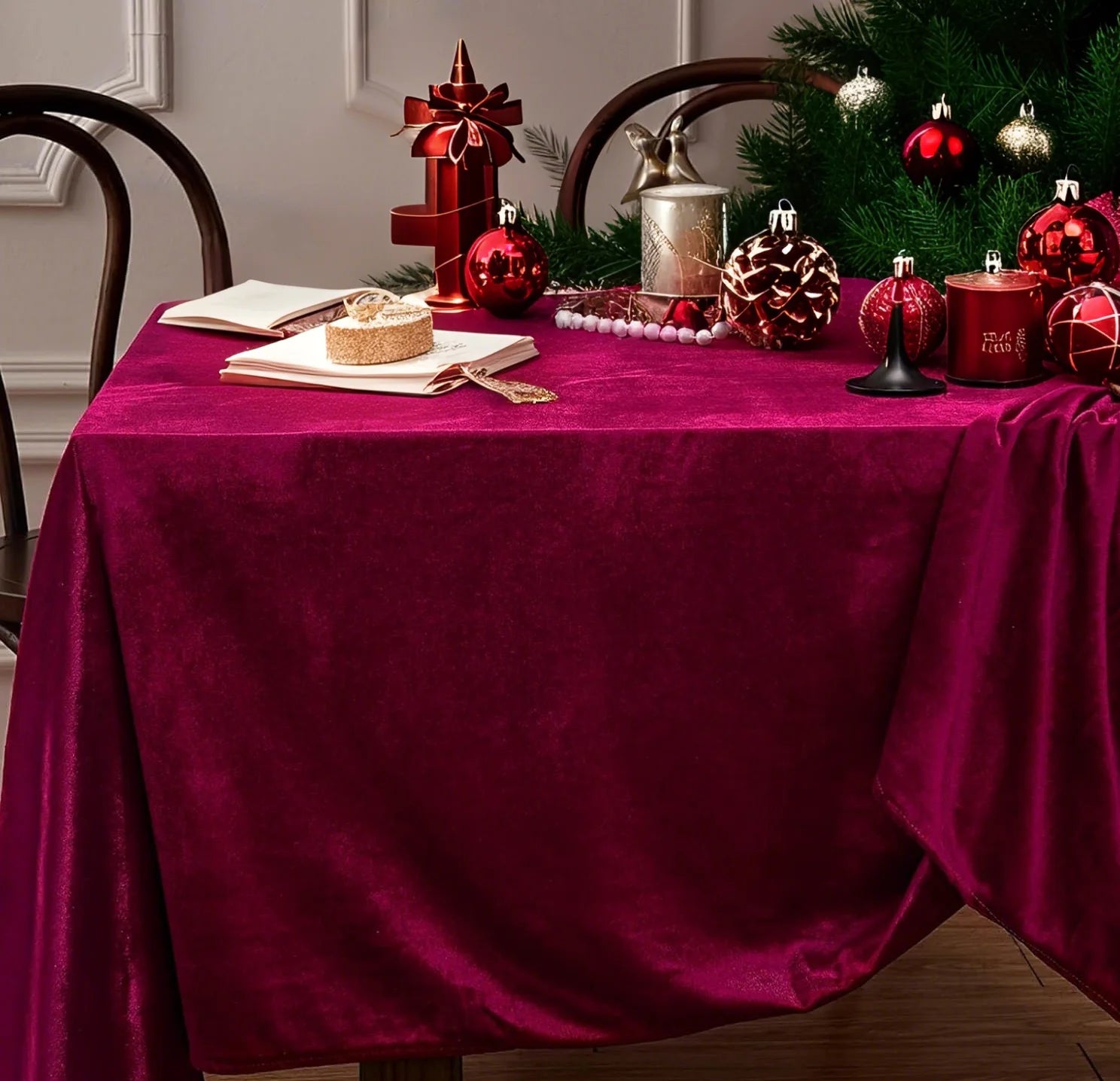 Nappe de Noël Bordeaux Veloutée Raffinée
