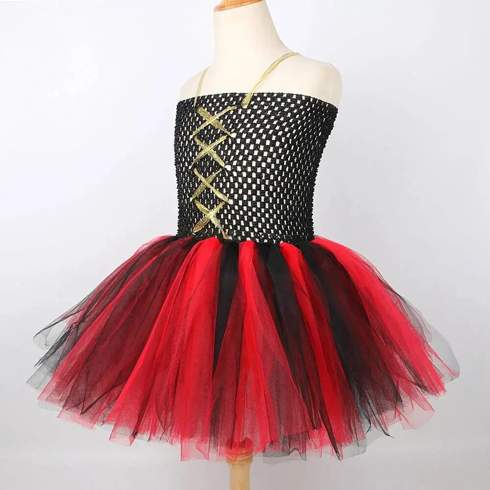 Robe Pirate Élégante avec Cape Stylé