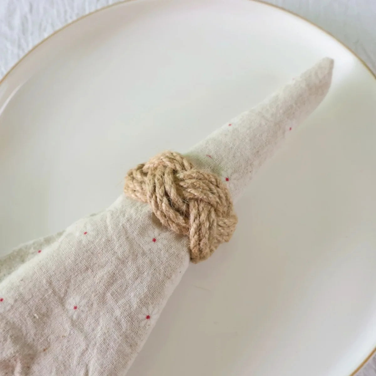 Rond de Serviette en Jute Minimaliste Chic