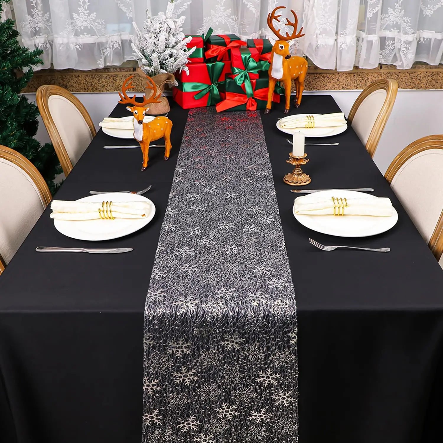 Chemin de Table en Organza à Flocons Argentés