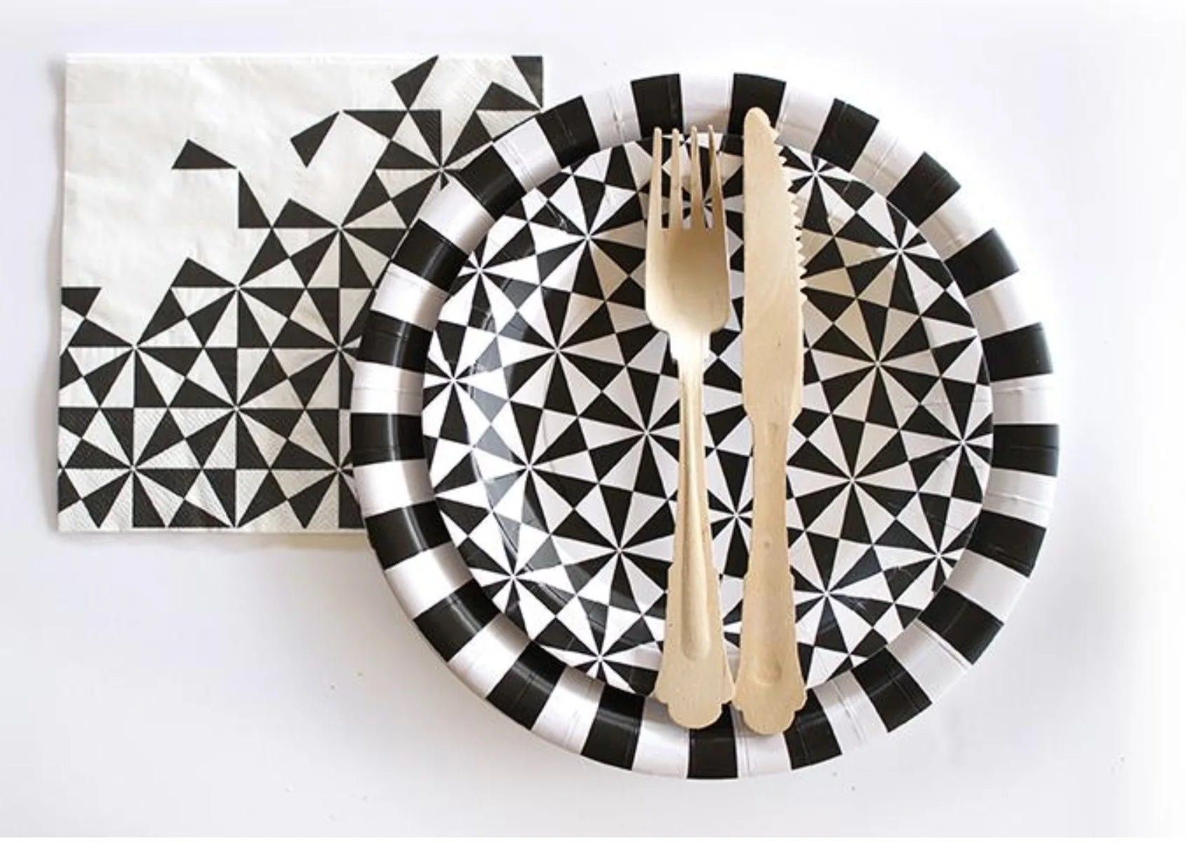 Kit Vaisselle Noir et Blanc Géométrique