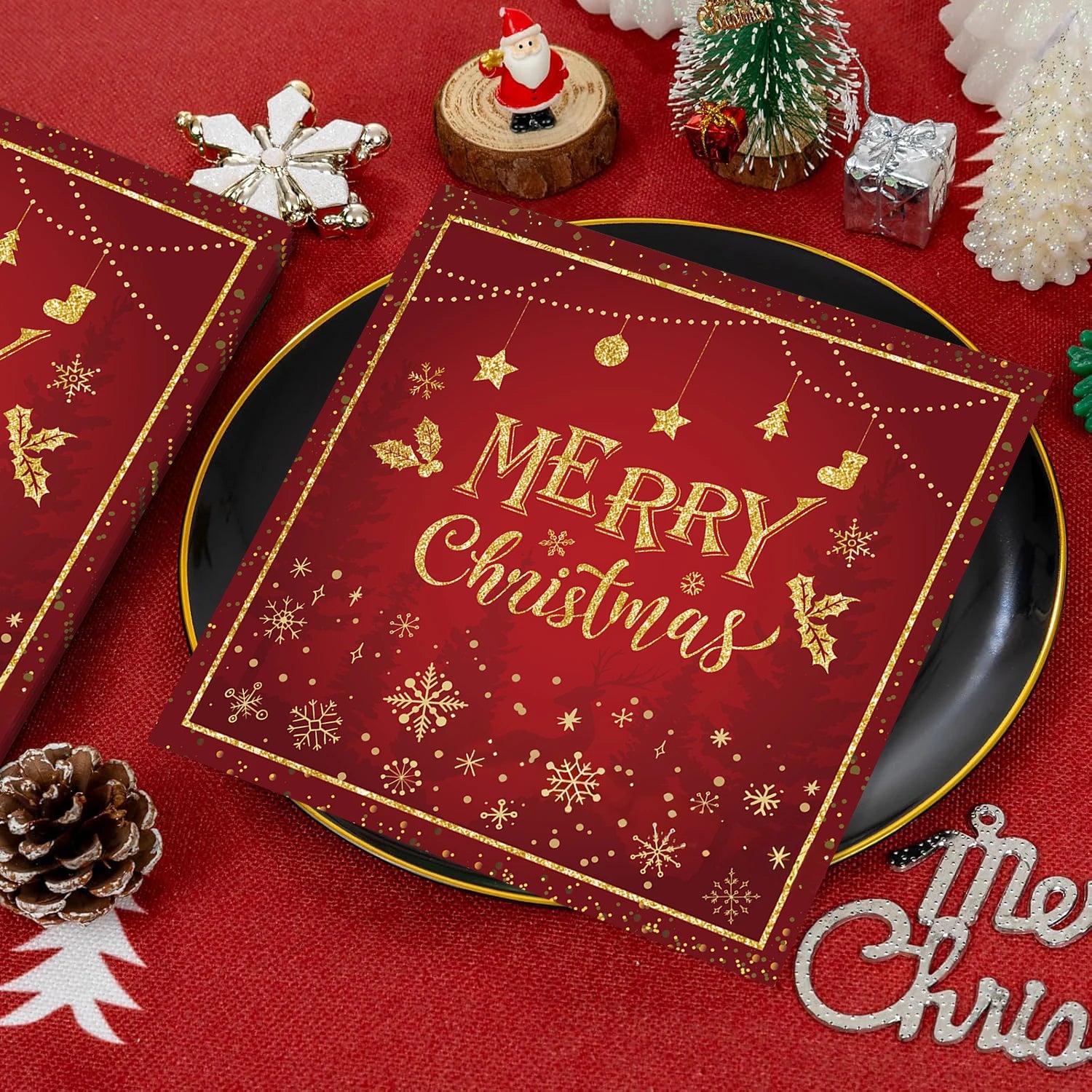 Serviette Noël Rouge et Dorée Raffinée