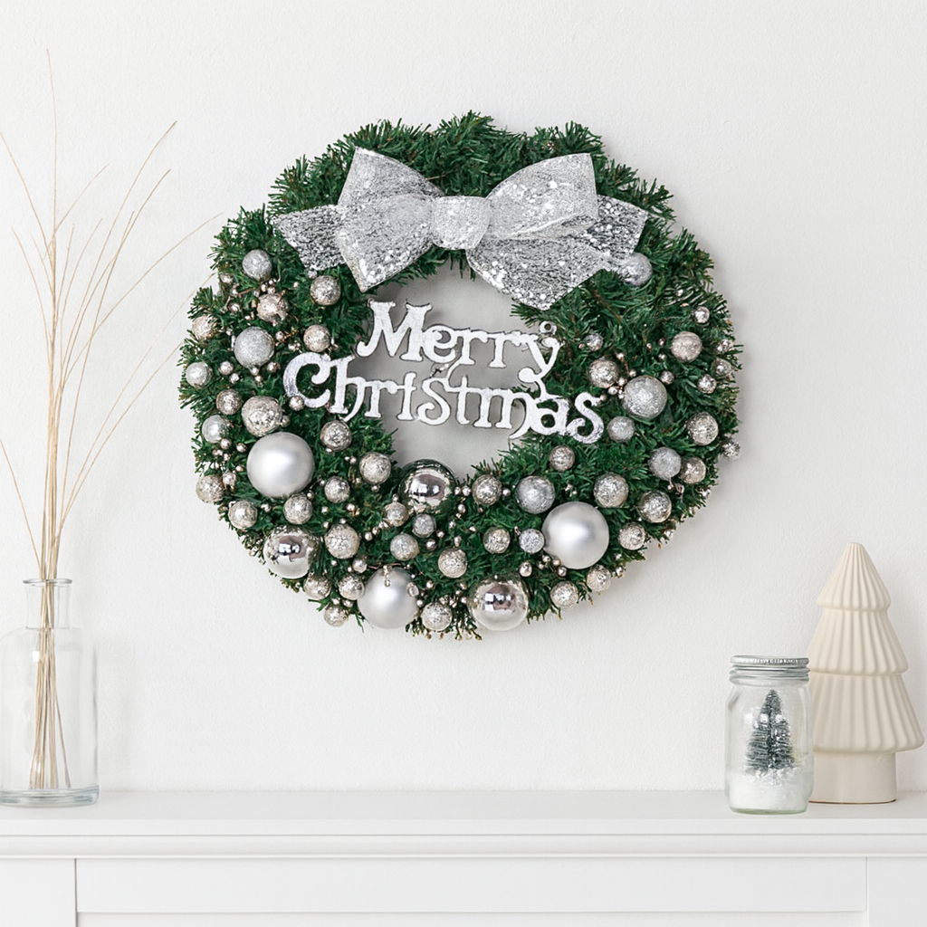 couronne de noël argentée festive