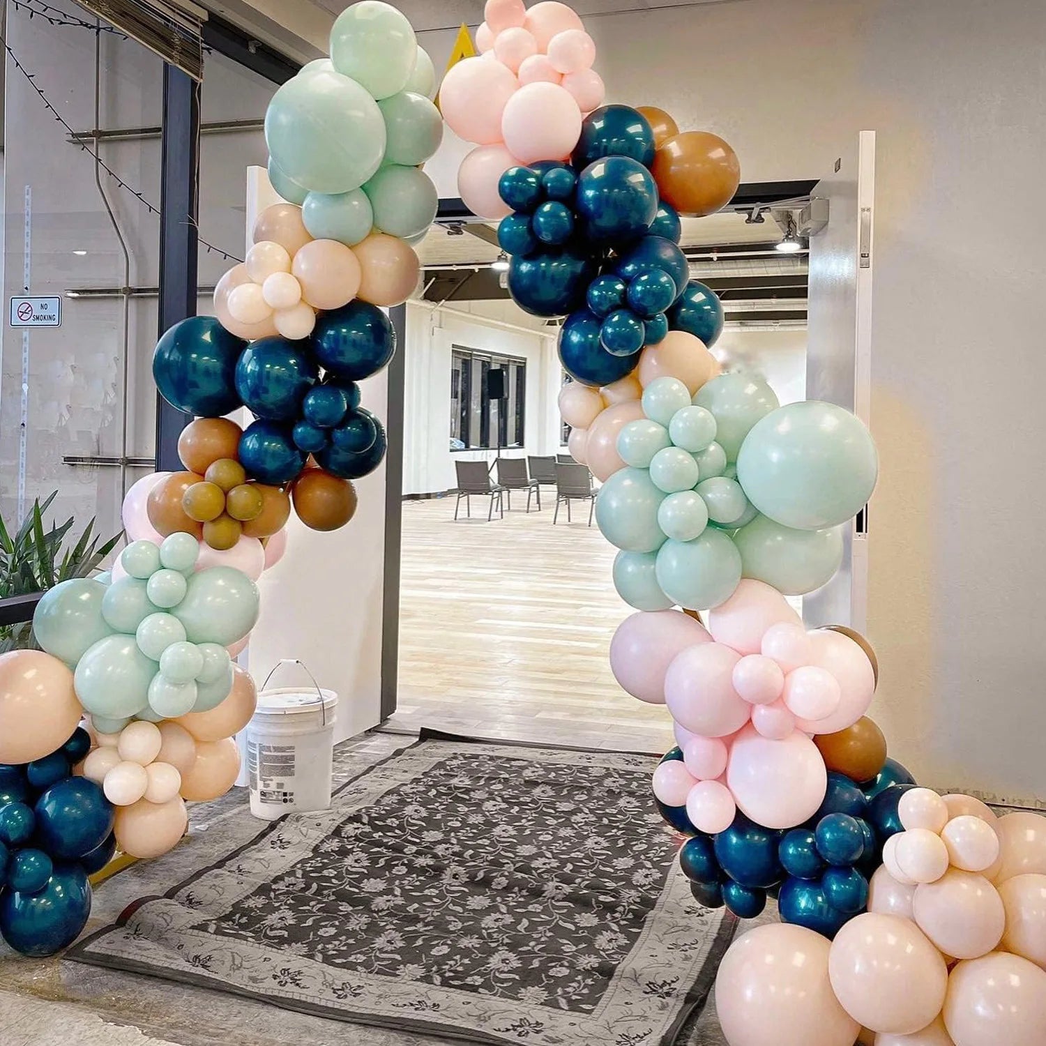 Arche Mariage Triangle Doré en Métal raffiné