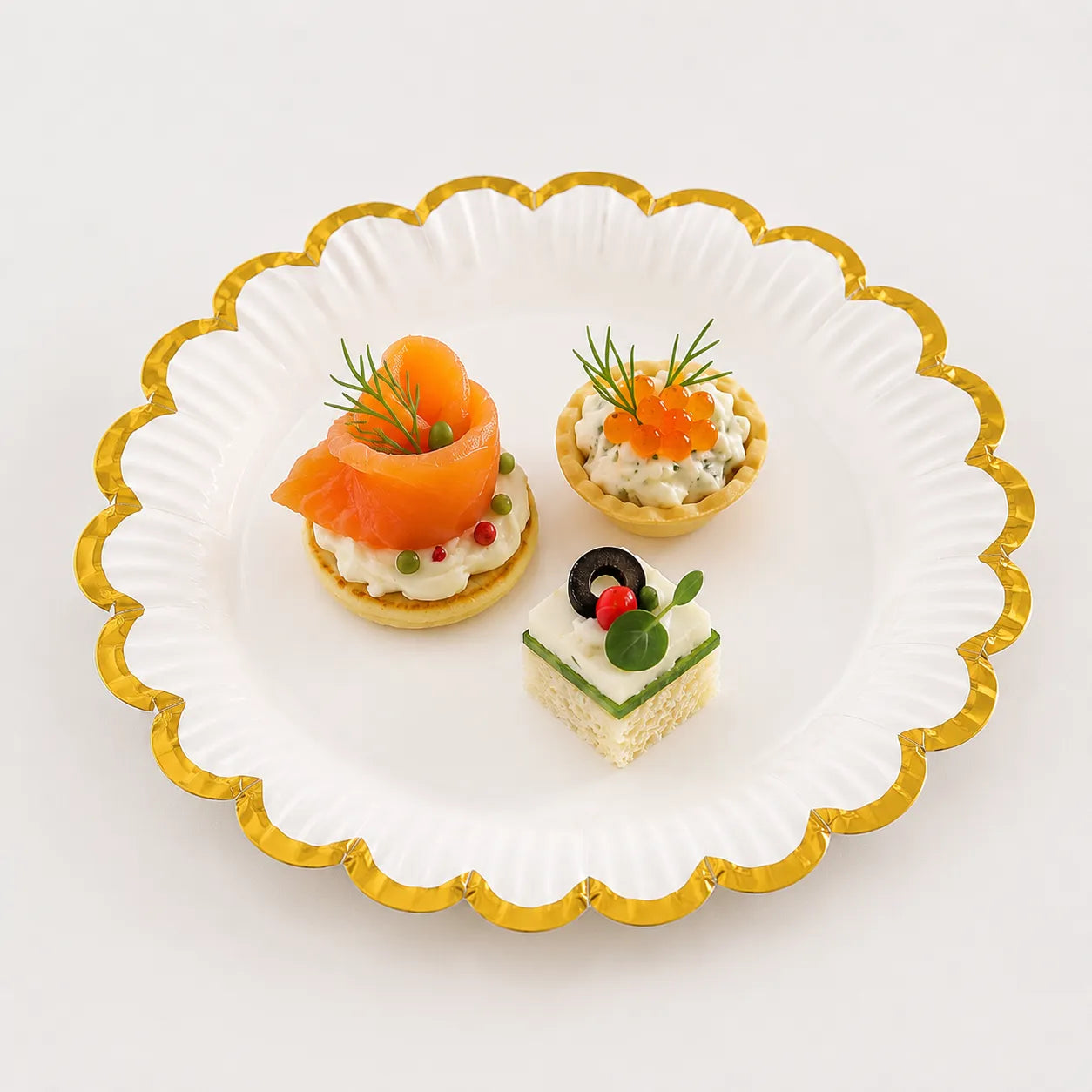 Assiette Blanche en Papier Dentelle Dorée Festive
