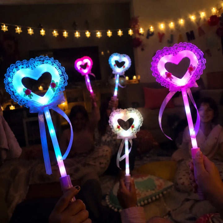 Bâton Lumineux Enfant Cœur Dentelles 