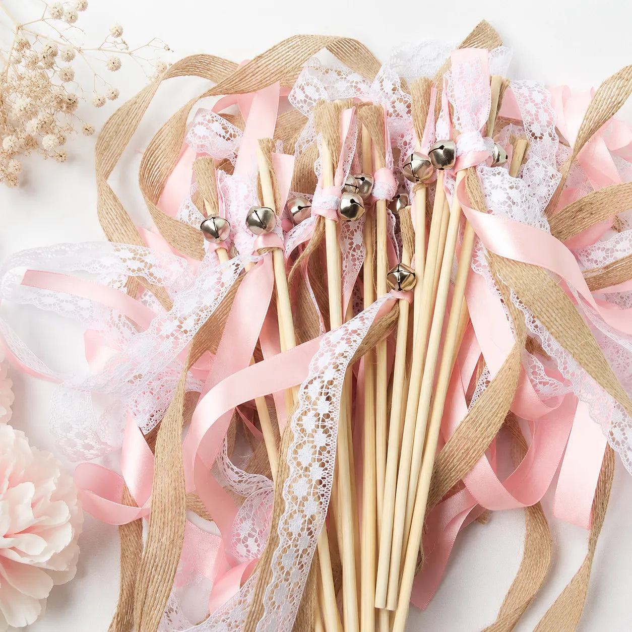 Baguette de Rubans Rose et Dentelles festifs