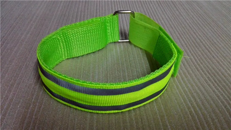 Bracelet Festif Vert Réfléchissant Pratique