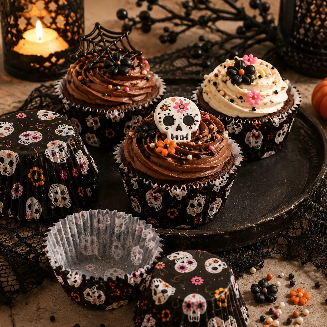 Caissette à Cupcake Noir crânes audacieux