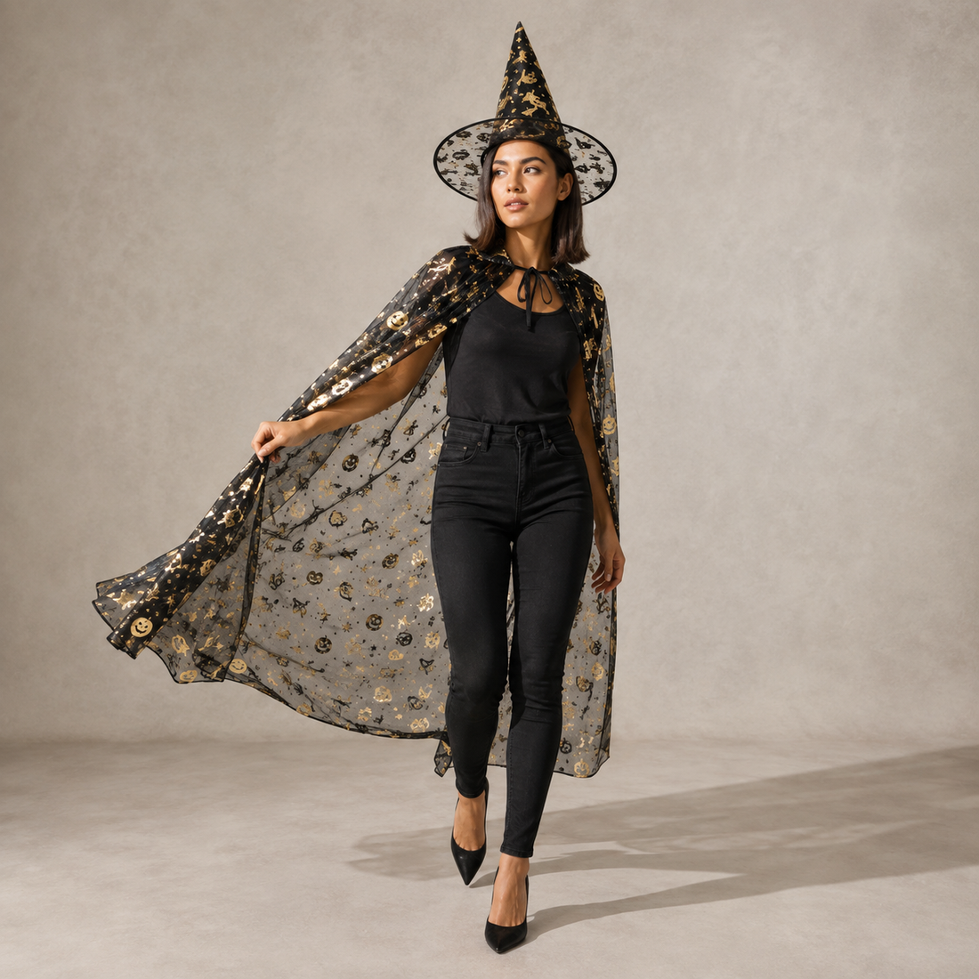 Chapeau et Cape de Sorcière Femme à Motifs Dorés Design