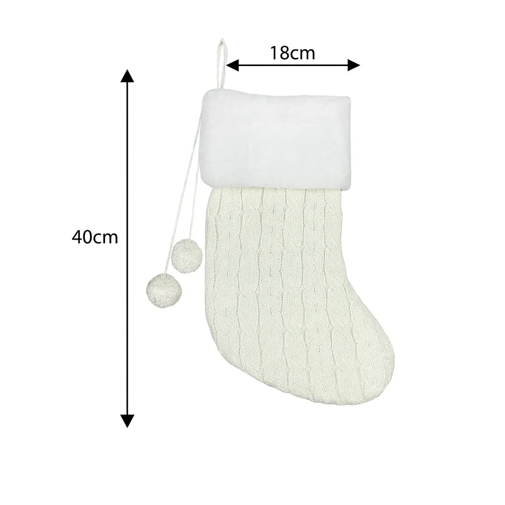 Chaussette Noël Blanche Tricotée à Pompons 2