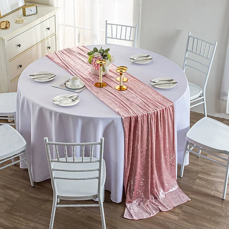 Chemin de Table Mariage Violet en Velours Design