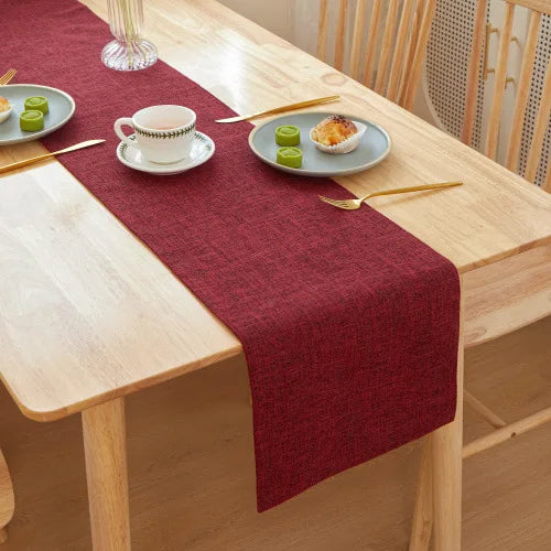 Chemin de Table Minimaliste en Lin Bordeaux