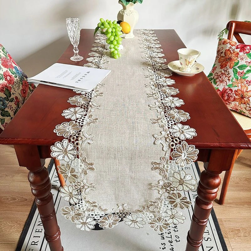 Chemin de Table Noël en Lin à Dentelles