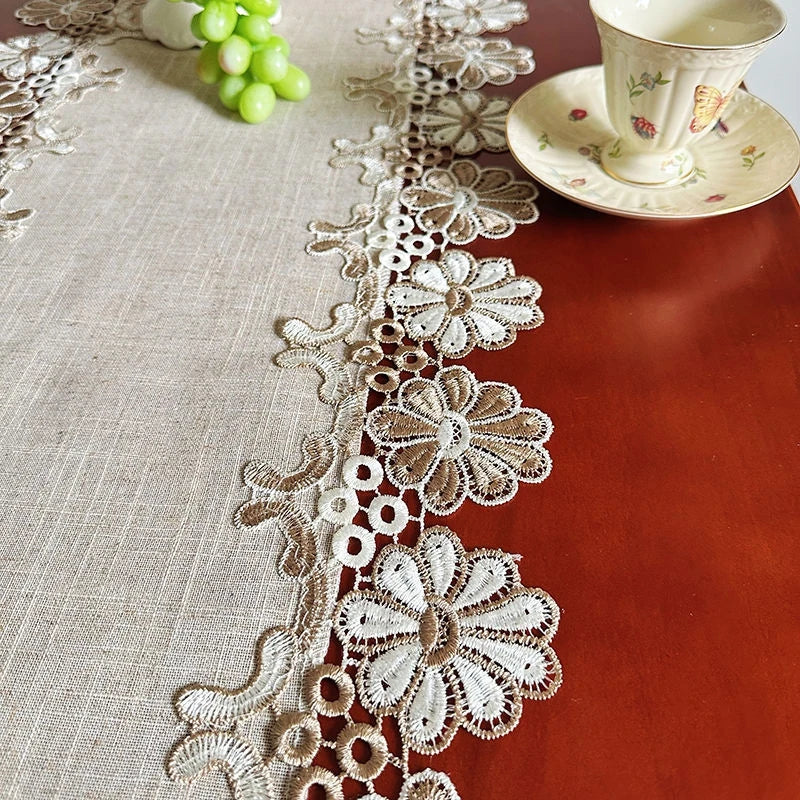 Chemin de Table Noël en Lin à Dentelles 2