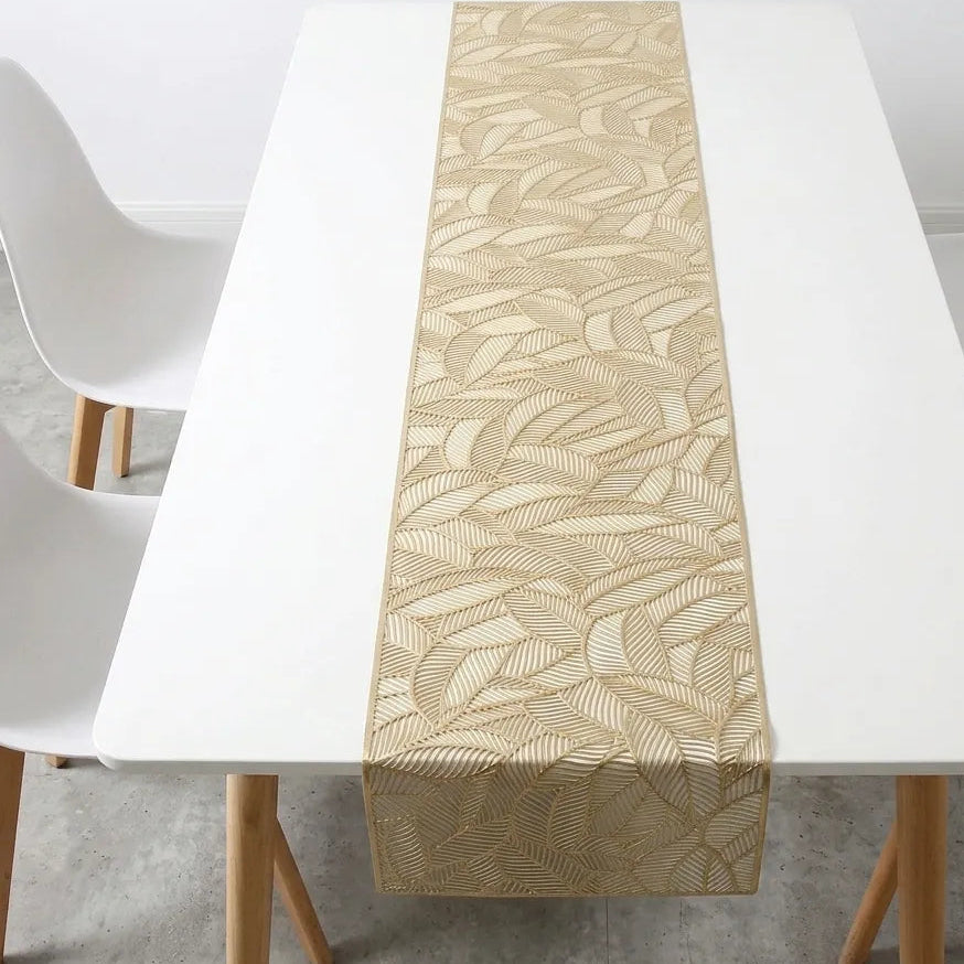 Chemin de Table en PVC Doré Ajouré