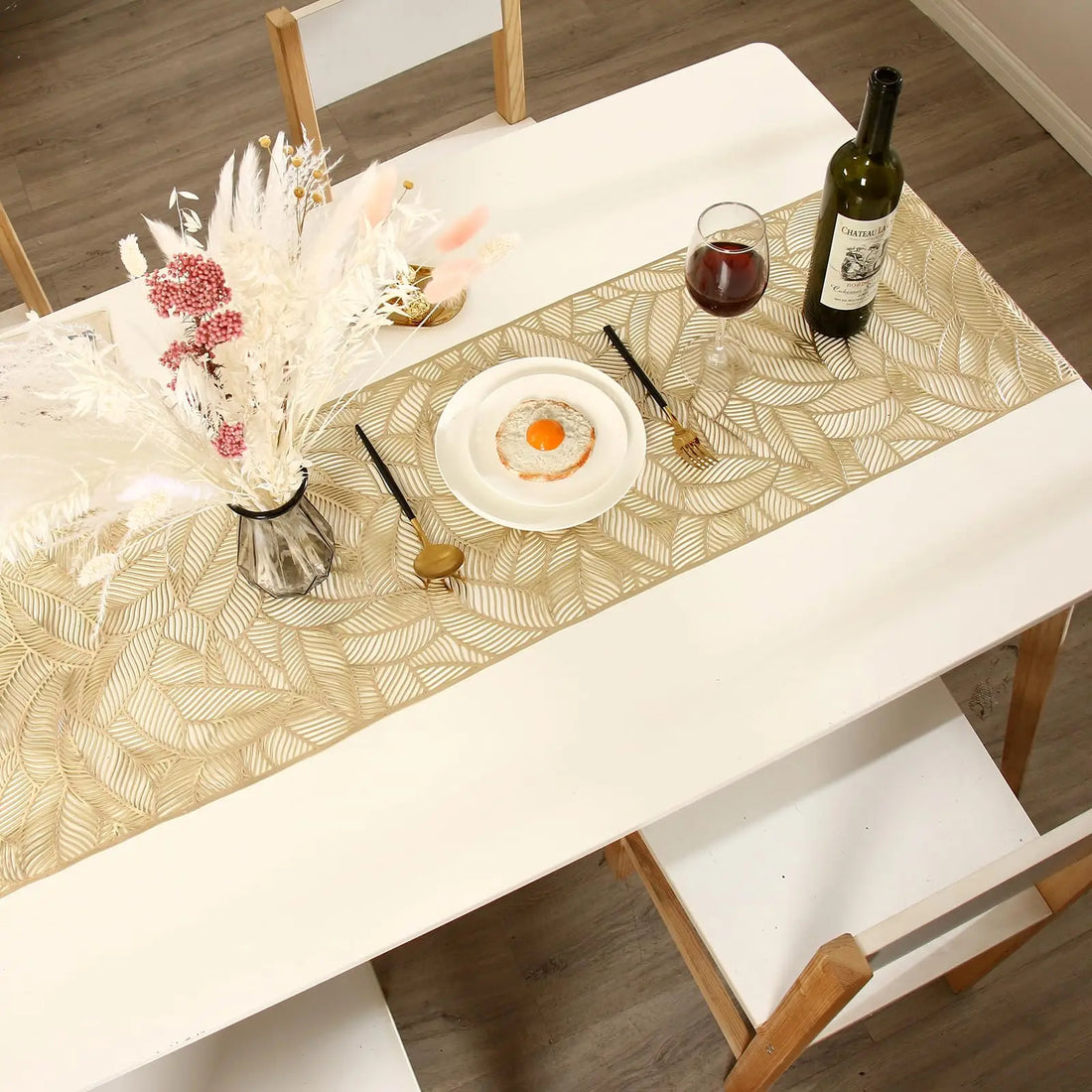 Chemin de Table en PVC Doré Elégant