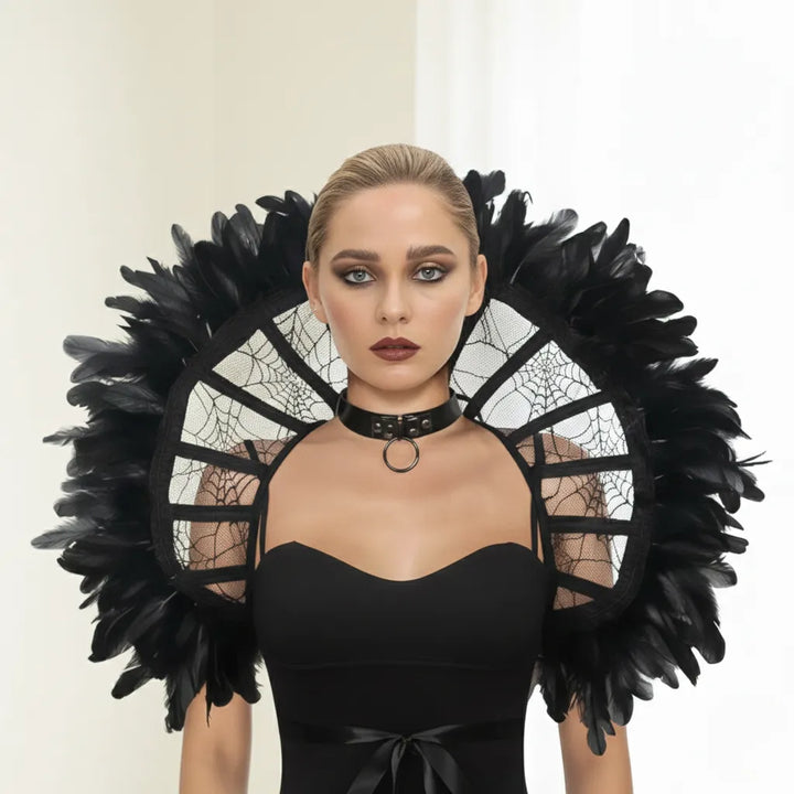 Col Montant Vampire à Plumes