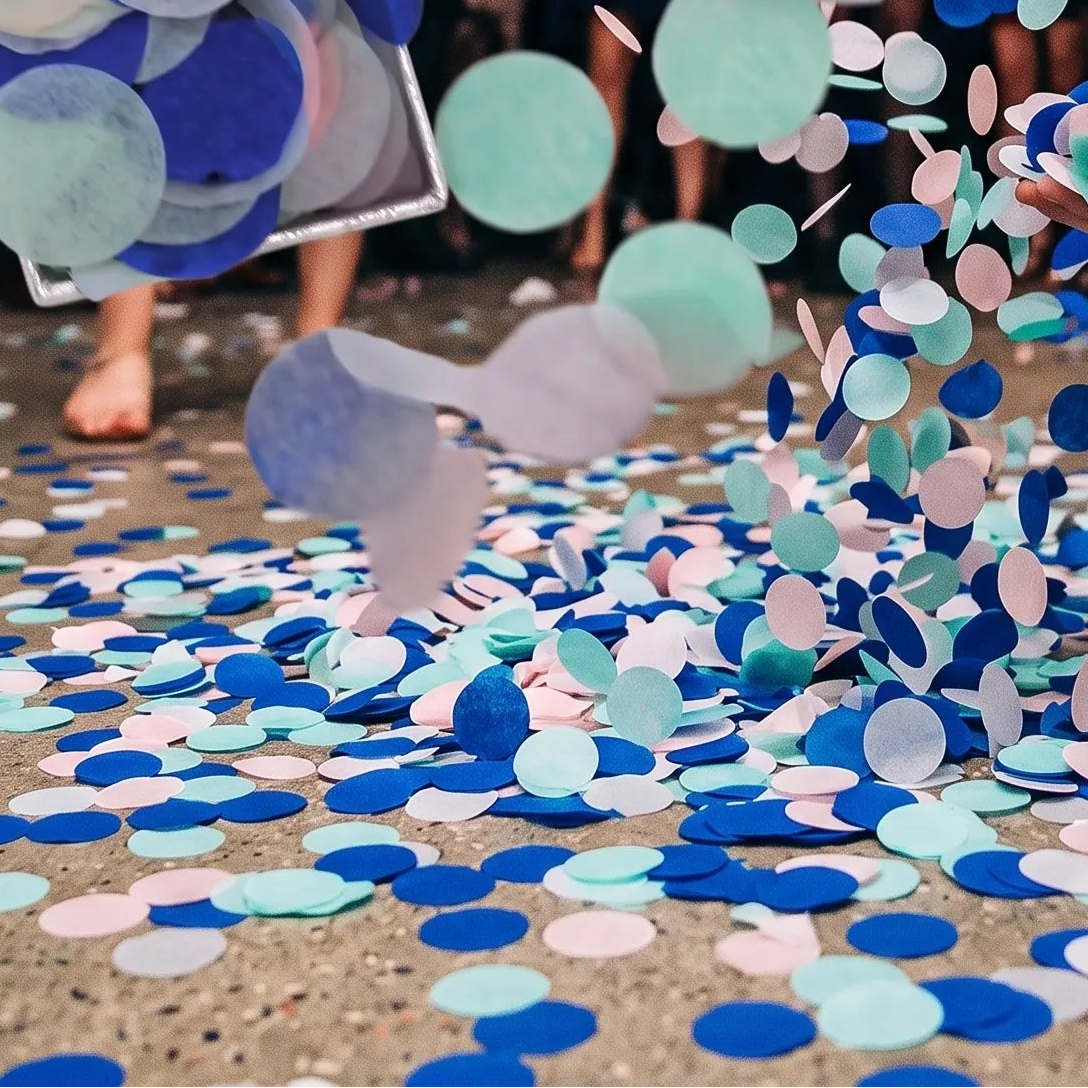 Confettis Festifs Bleus Dégradés