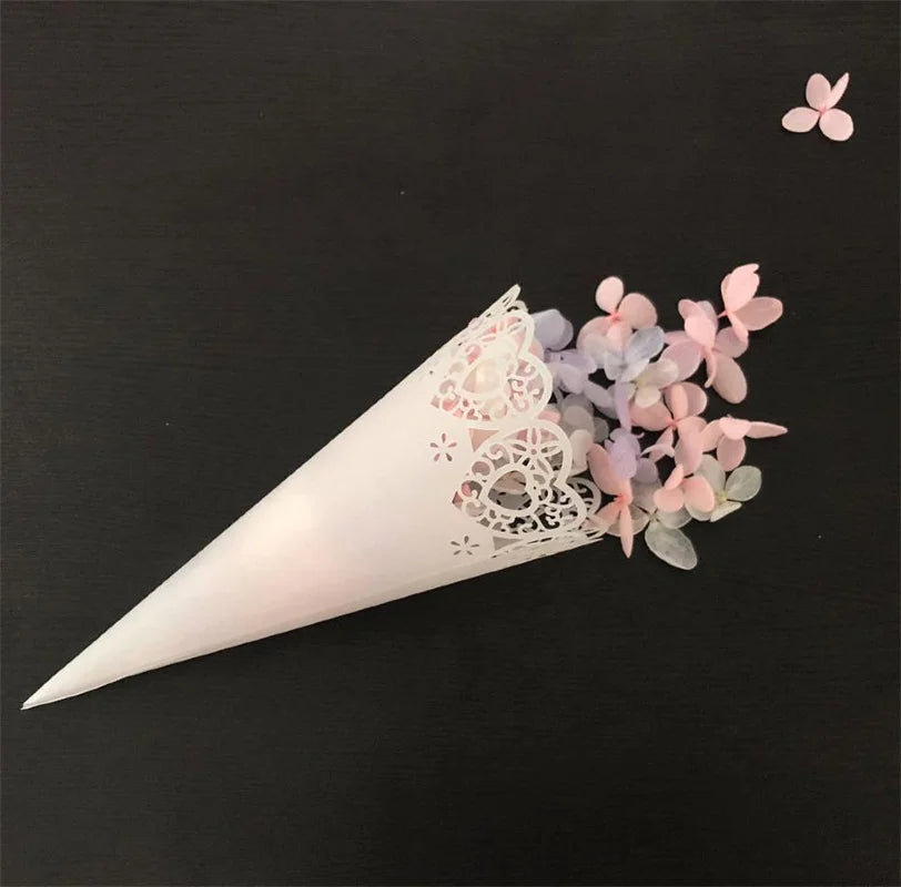 Cornet à Pétales Blanc Cœur Chic