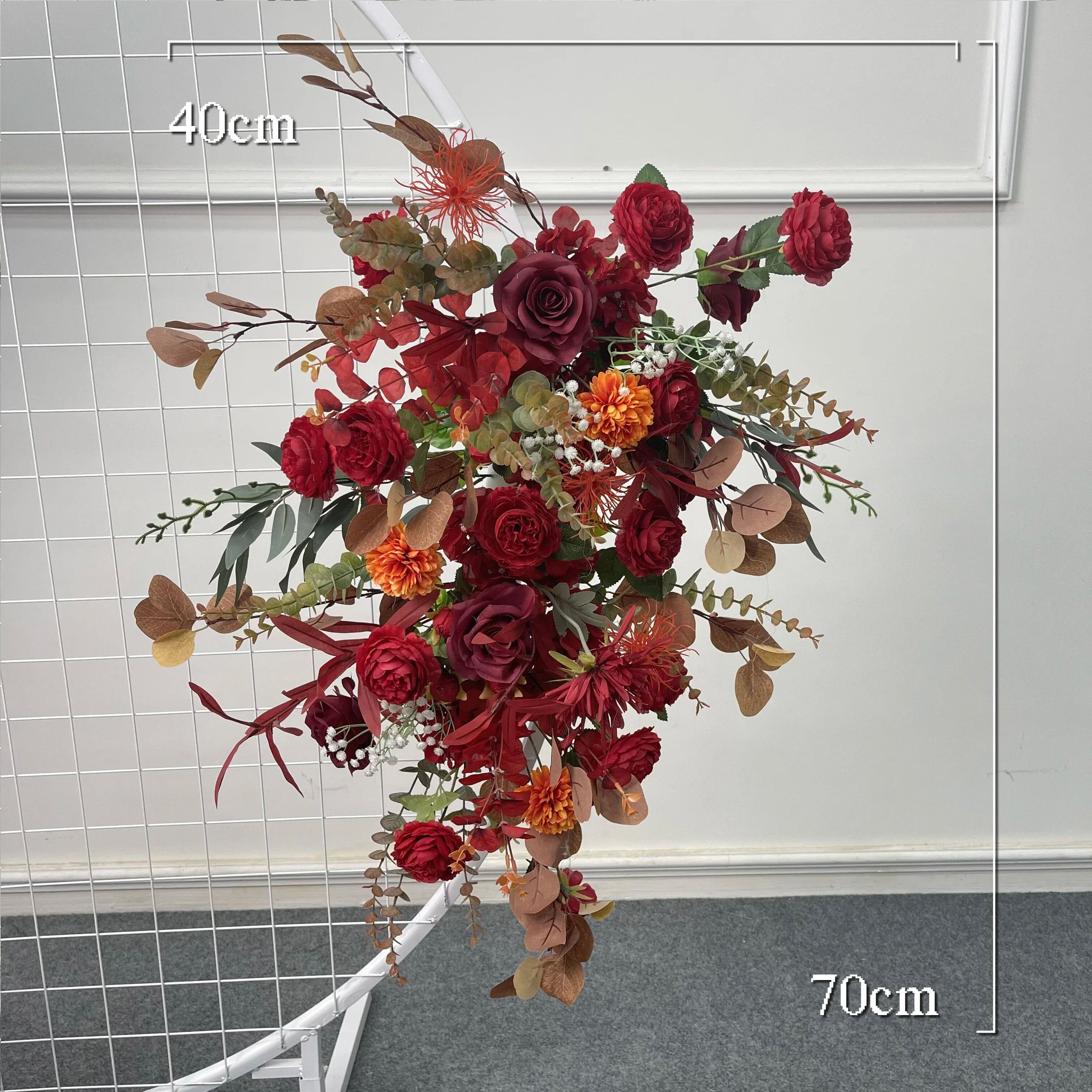 Croissant de Fleurs pour Arche Mariage Elégant