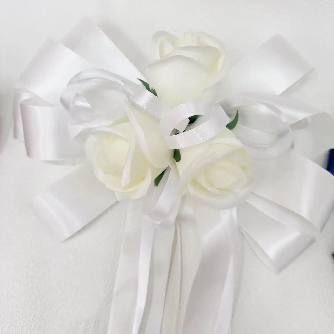 Fleurs Artificielles Blanches à Nœud Voiture Mariage Chic