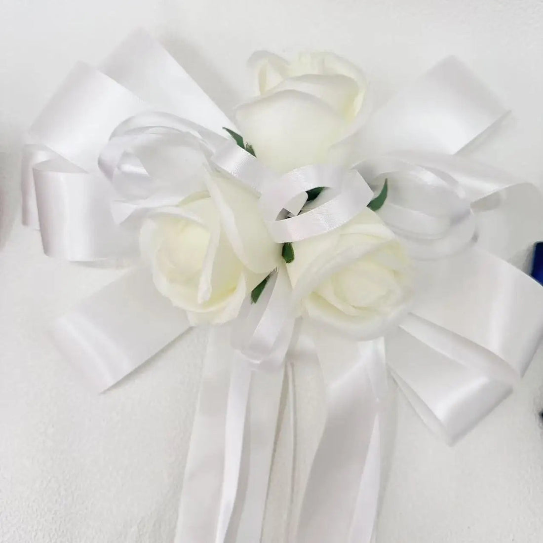 Fleurs Artificielles Blanches à Nœud Voiture Mariage Chic