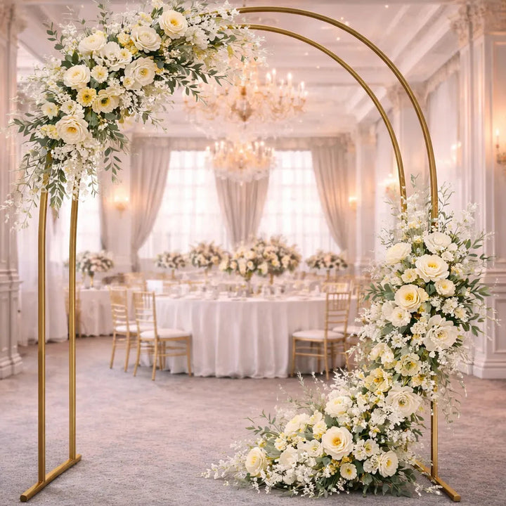 Fleurs Blanches à Feuillage Arche Mariage