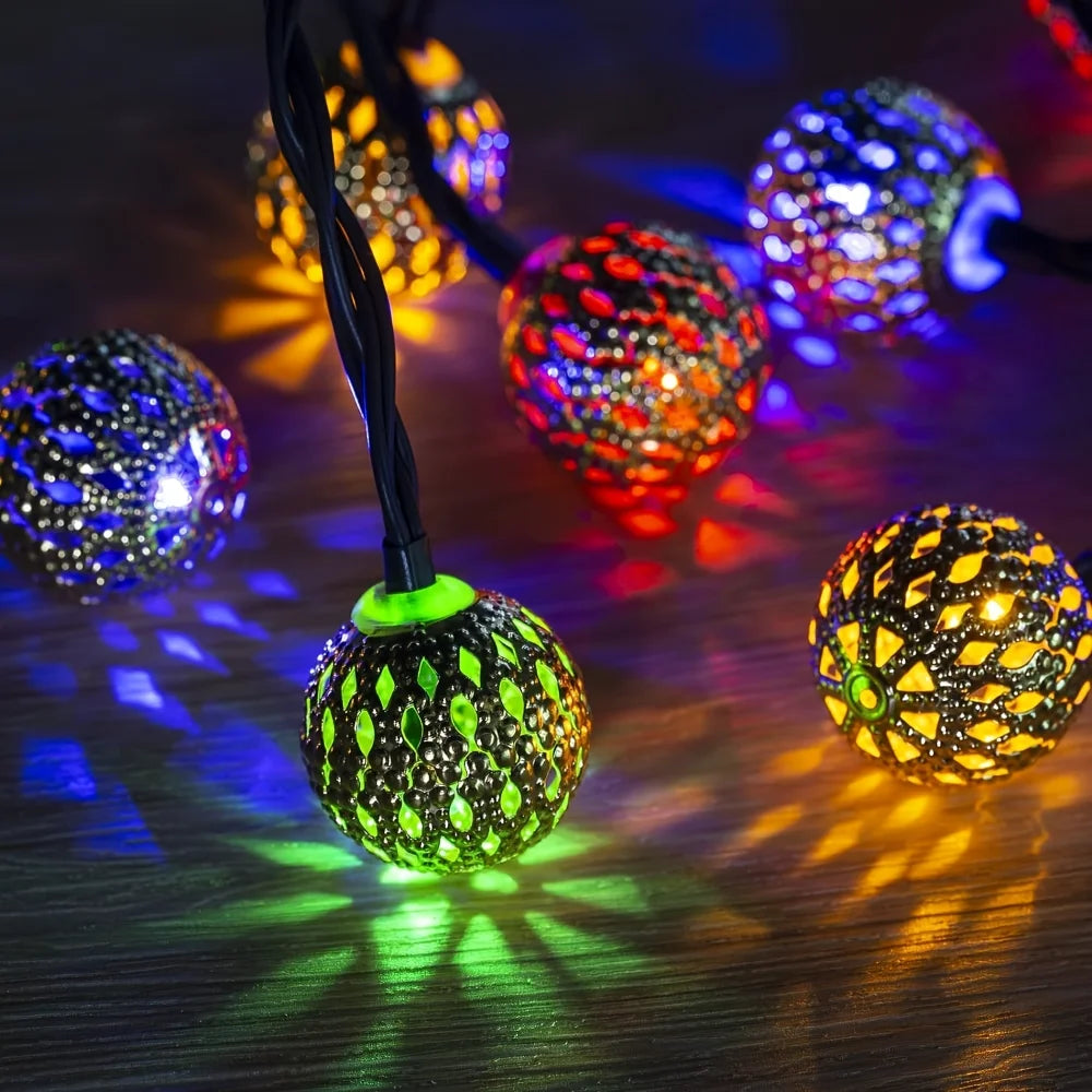 Guirlande Boules Ajourées Solaire stylé