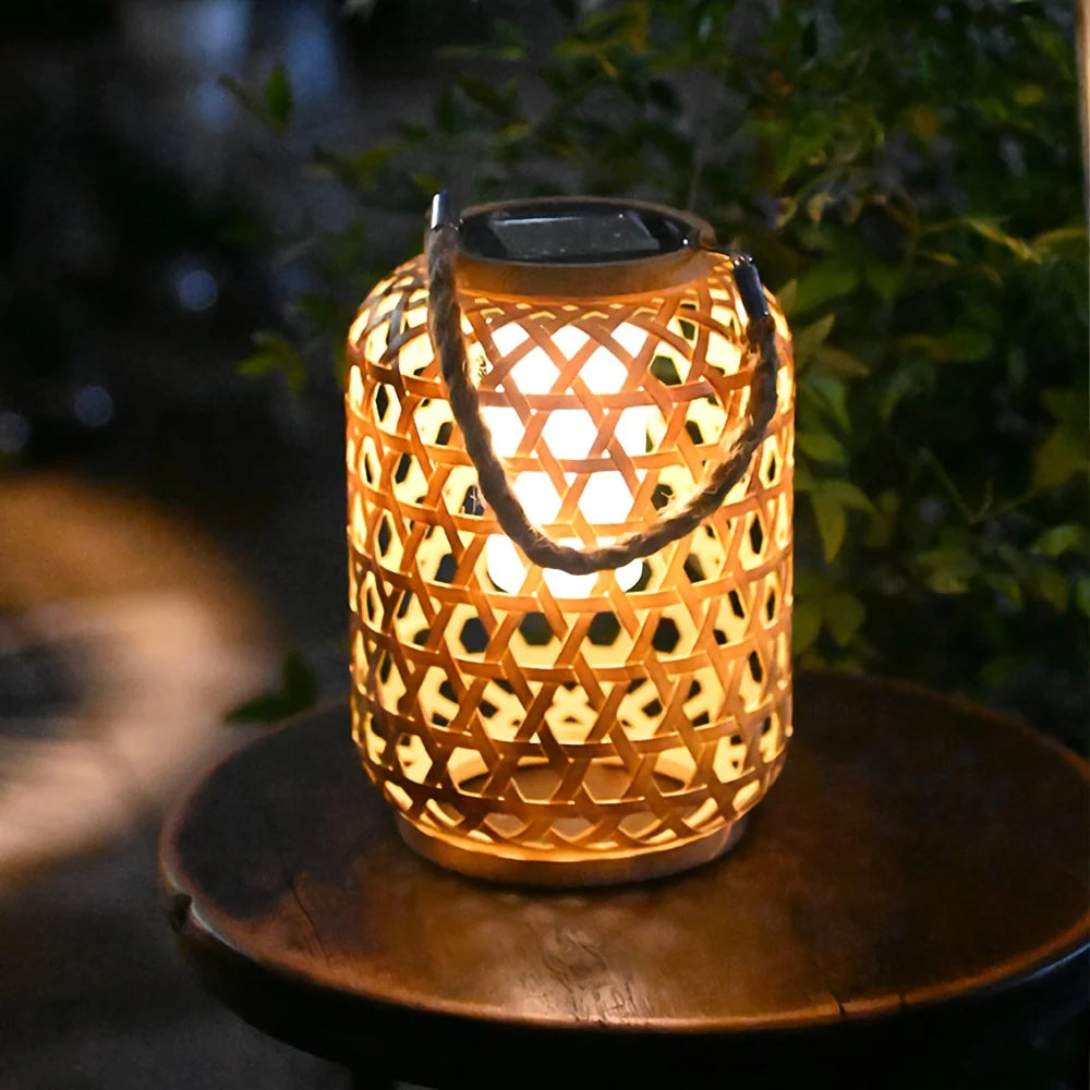 Lanterne Solaire en Rotin