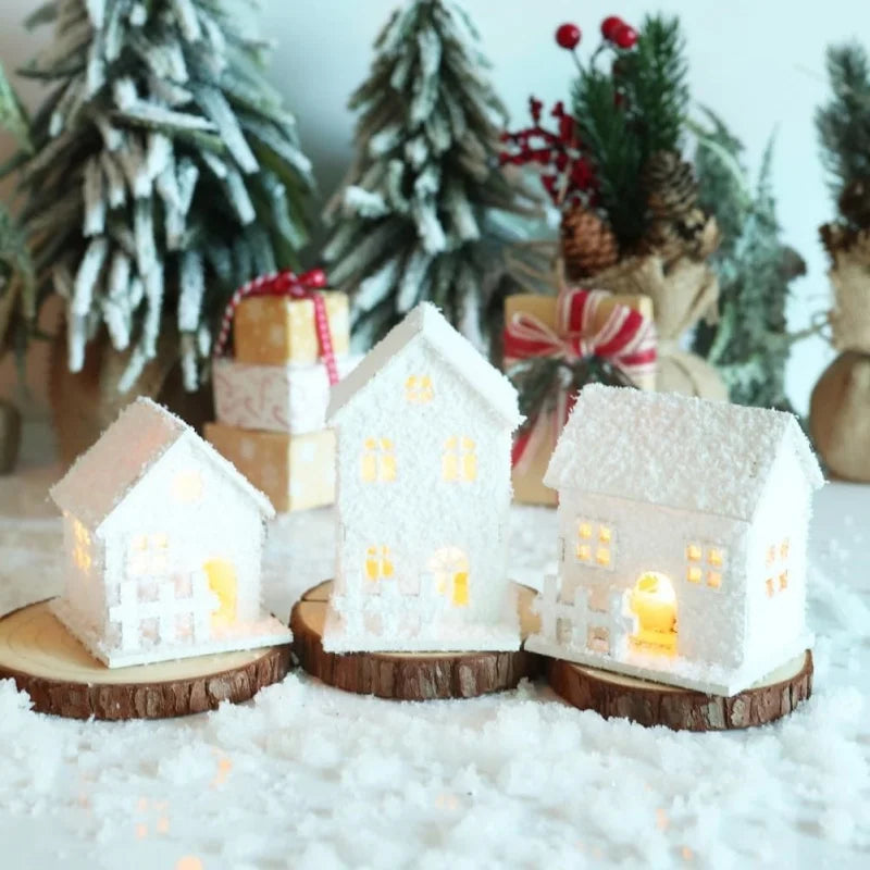 Lot de Petites Maisons Blanches Enneigées LED Festive 