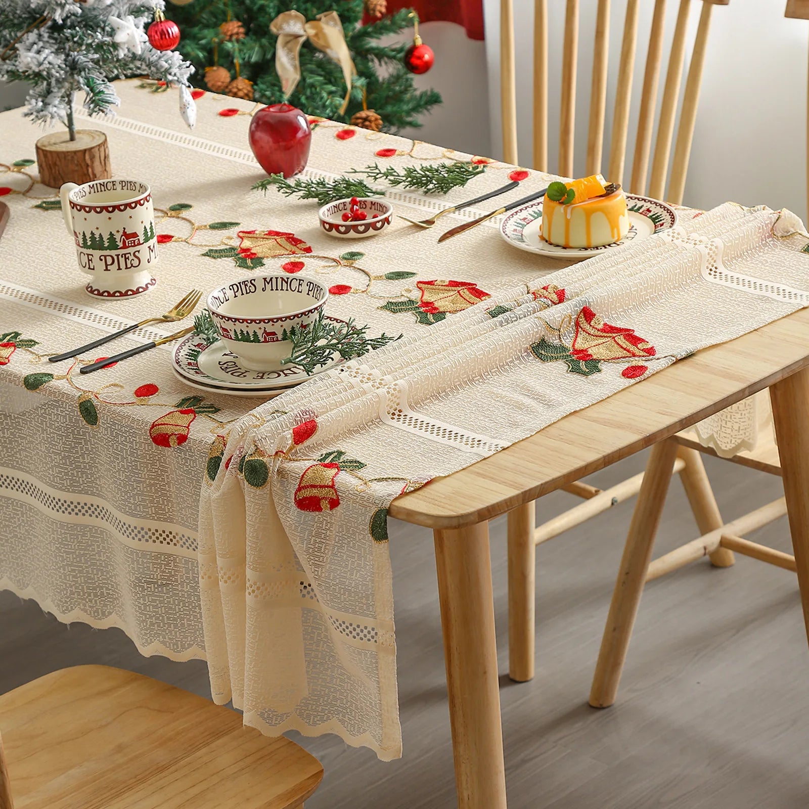 Nappe Chic Brodée Cloches Noël Minimaliste