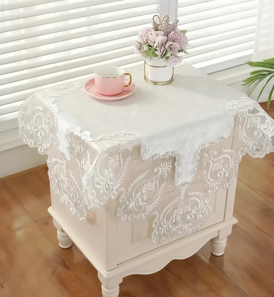Nappe en Dentelle Chic Blanche Originale