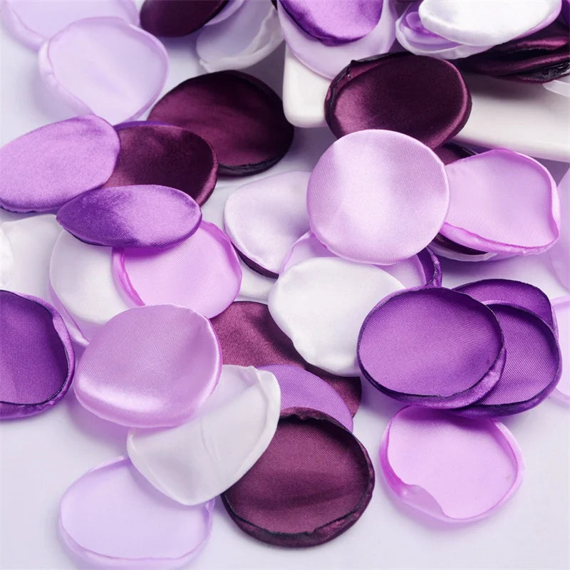Pétales de Fleurs Violet et Blanc Chic