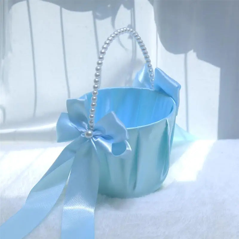 Panier à Pétales Bleu en Satin Chic