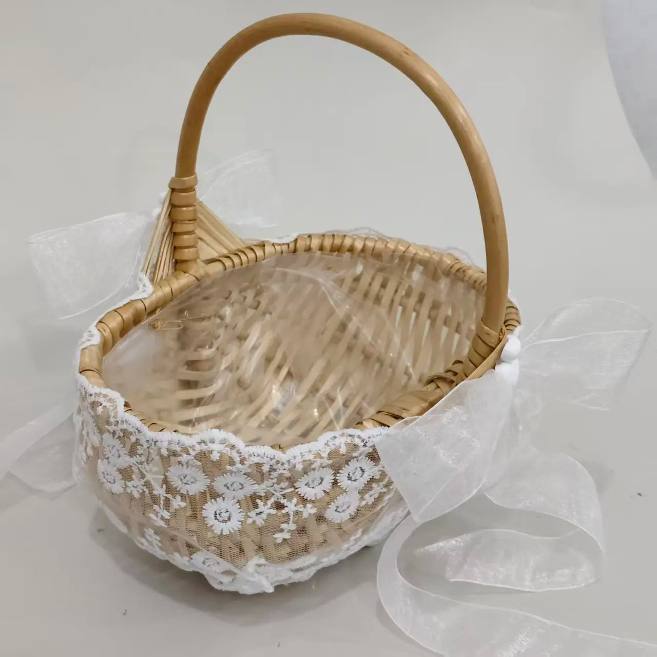 Panier à Pétales Champêtre à Dentelles Elégante