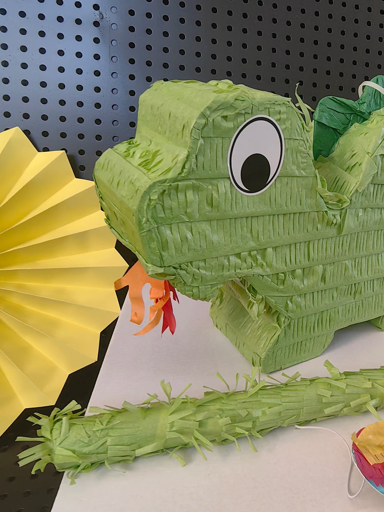Pinata Anniversaire Bébé Dinosaure Papier Résistant 