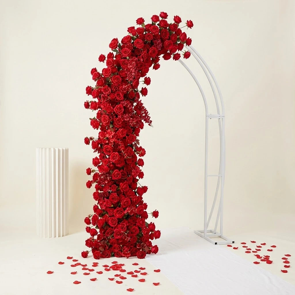 Rangée de Roses Rouges Décoratives Arche romantique