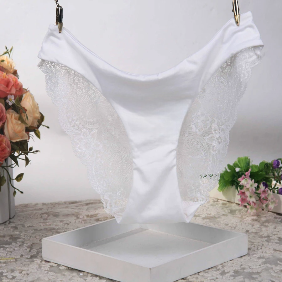 Sous-Vêtement Femme Personnalisé en Dentelles Blanc