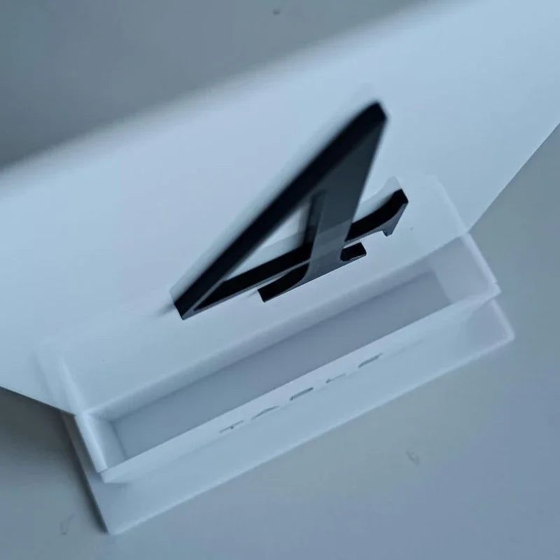 numéro de table original avec contenant à fleurs  spécial